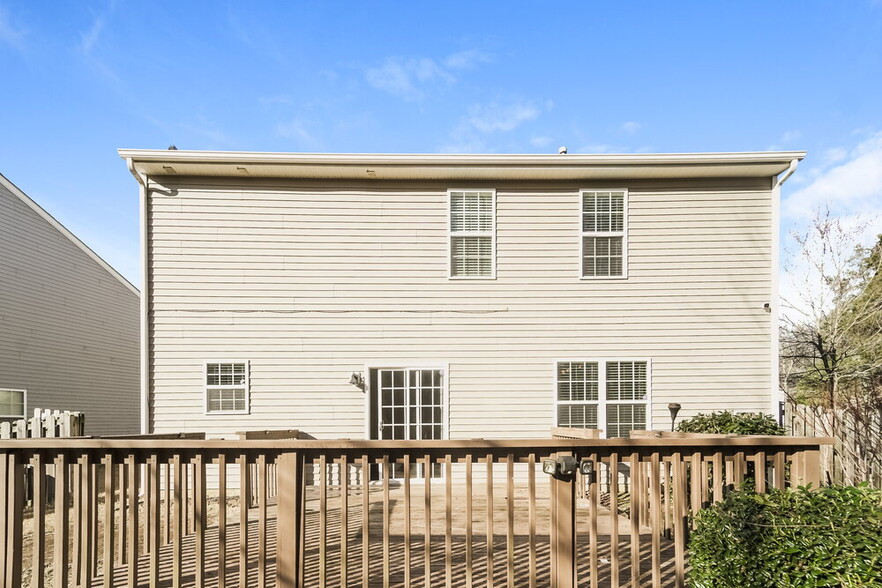 Building Photo - 14103 Lake Crossing Dr