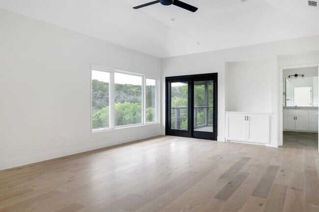 Building Photo - 1716 Bartoncliff Dr