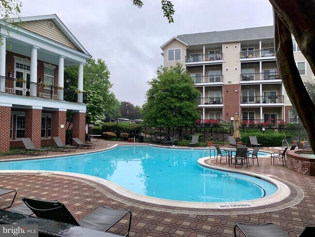 Building Photo - 1570 Spring Gate Dr.