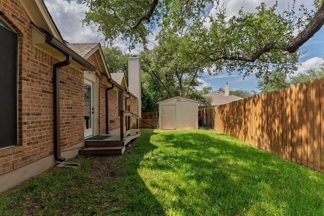 Building Photo - 8908 Pepper Rock Dr