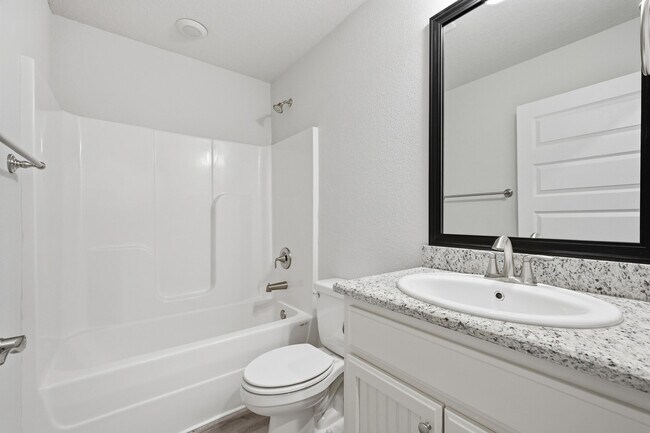 Building Photo - 5810 Crestlake Dr