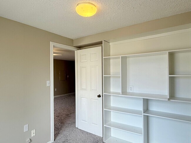Building Photo - Conveniently Located Home in East Quincy H...