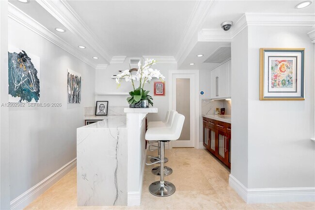 Building Photo - 3140 S Ocean Dr