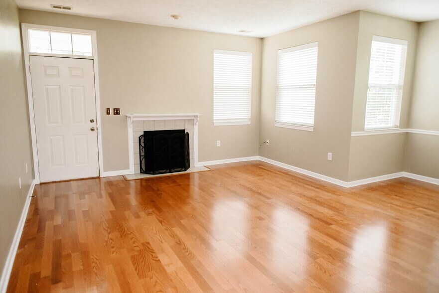 Primary Photo - 1422 Eagle Pointe Dr