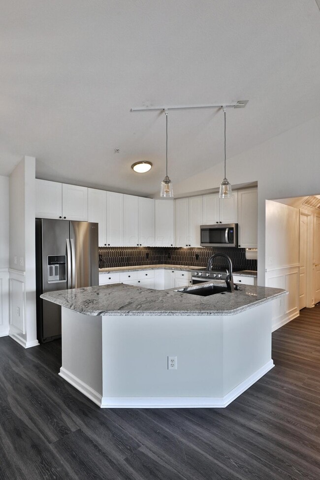 Building Photo - 763 Hidden Springs Dr