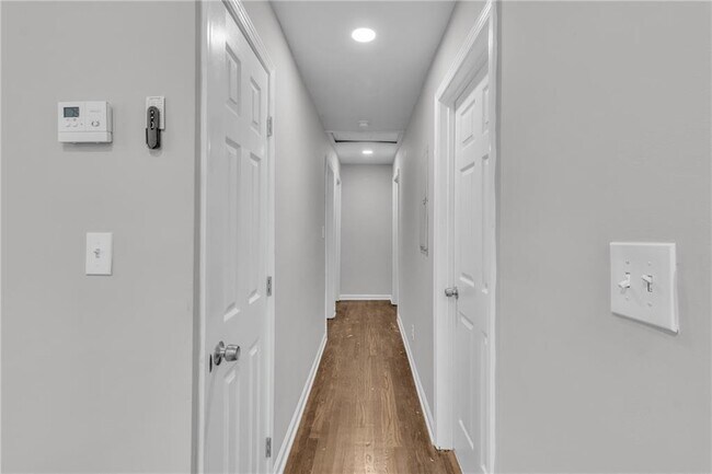 Building Photo - 859 Belgarde Pl SE