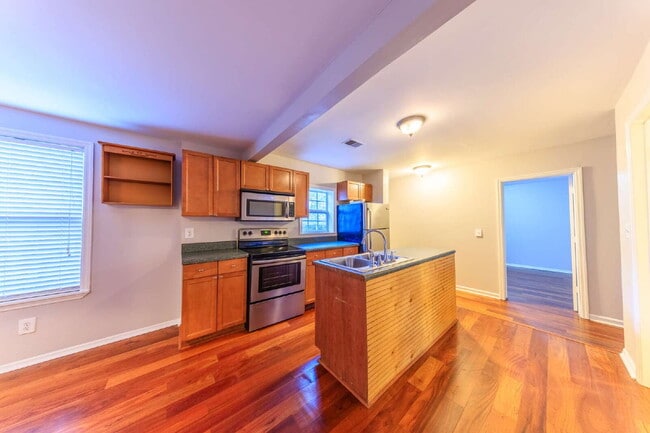 Building Photo - Quaint East Nashville Home for Lease NOW AVAILABLE!