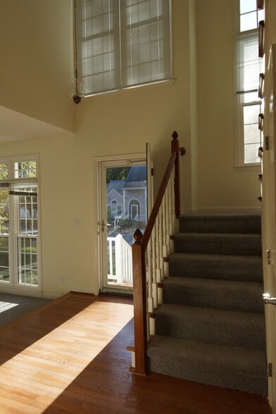 Building Photo - 204 Swiss Lake Dr