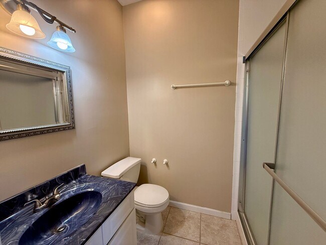 Building Photo - 3 bedroom, 3 bath Luxury Living Along the ...