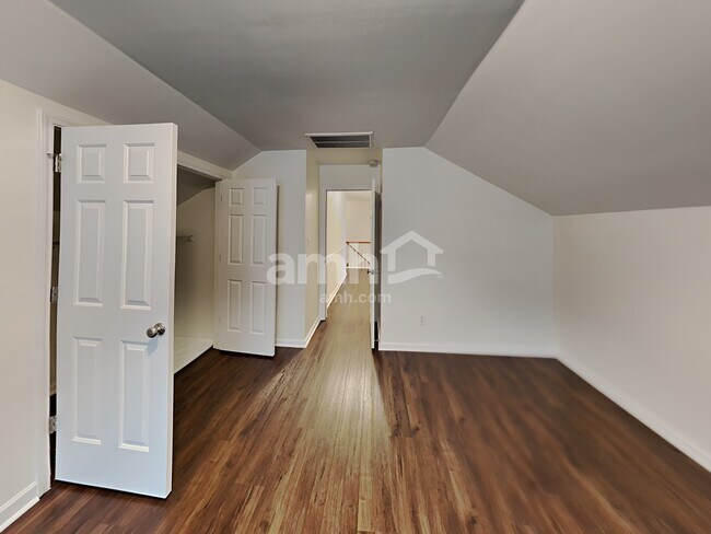 Building Photo - 4042 Maple Shore Dr