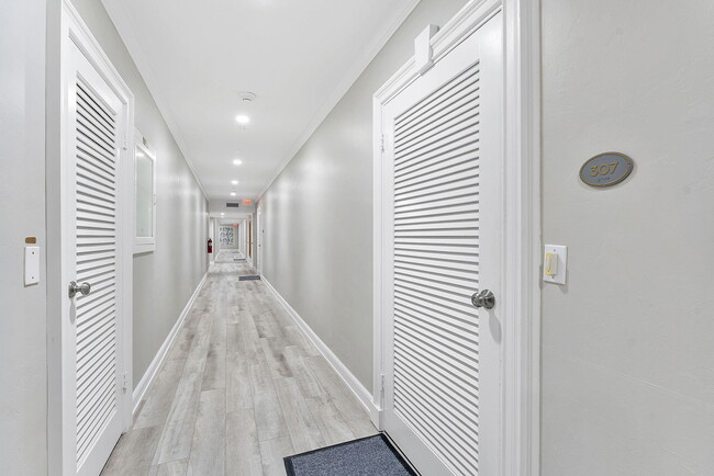Building Photo - 120 N Ocean Blvd