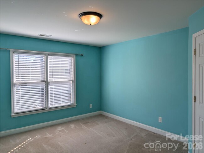 Building Photo - 217 Montibello Dr