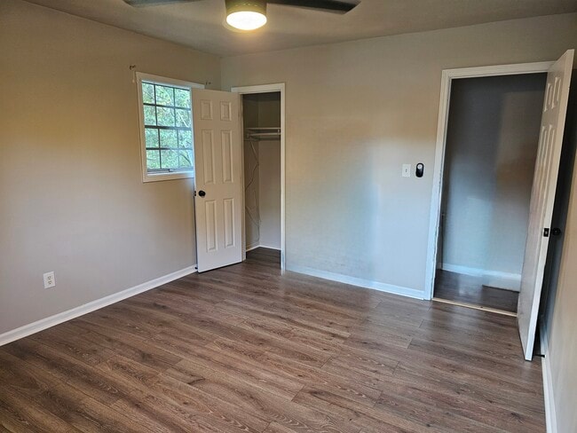 Building Photo - 3241 Bomar Rd