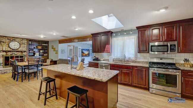 Building Photo - 2226 Shannondale Dr