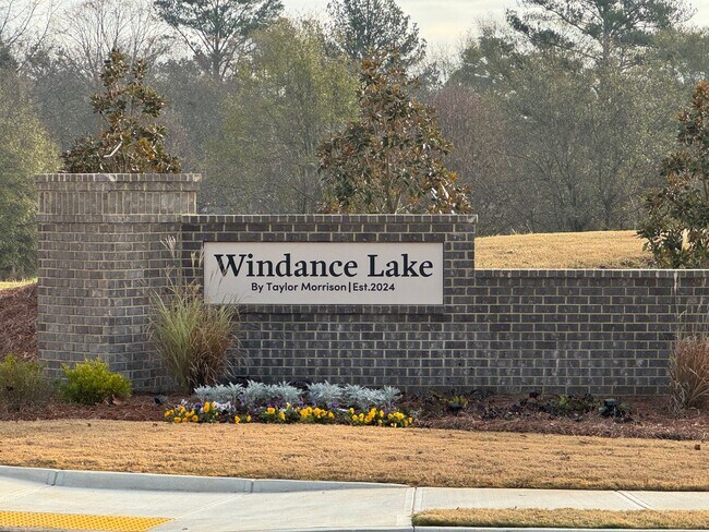 Building Photo - New 5 Bed 3 Bath Home in New Loganville Community!