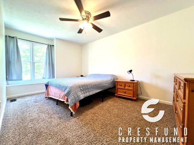 Building Photo - 4BR Coming Soon (May 15th or sooner)