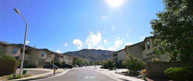 Building Photo - 12504 Woodland Ave NE