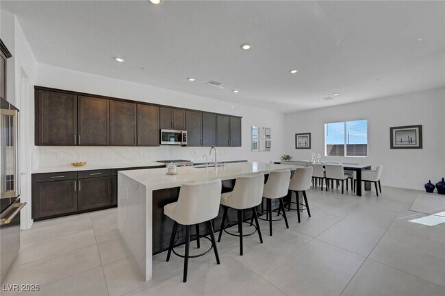 Building Photo - 10851 Mila Lndg Ave