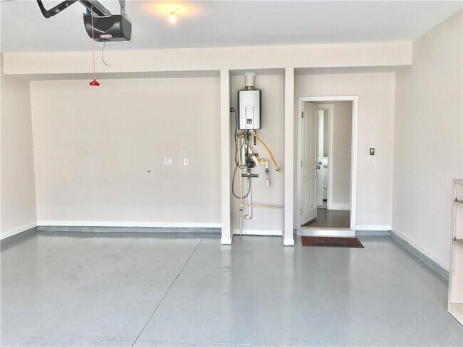 Building Photo - 656 Leland Pkwy