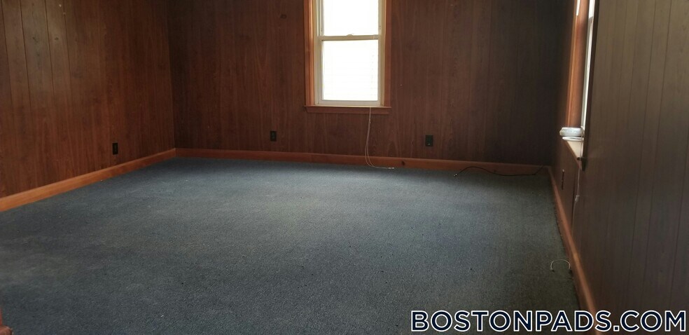 Building Photo - 103 Buttonwood St