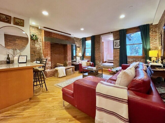 Building Photo - 448 Jersey Ave