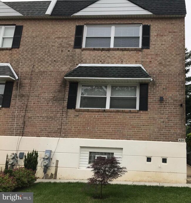Primary Photo - 650 Parlin St