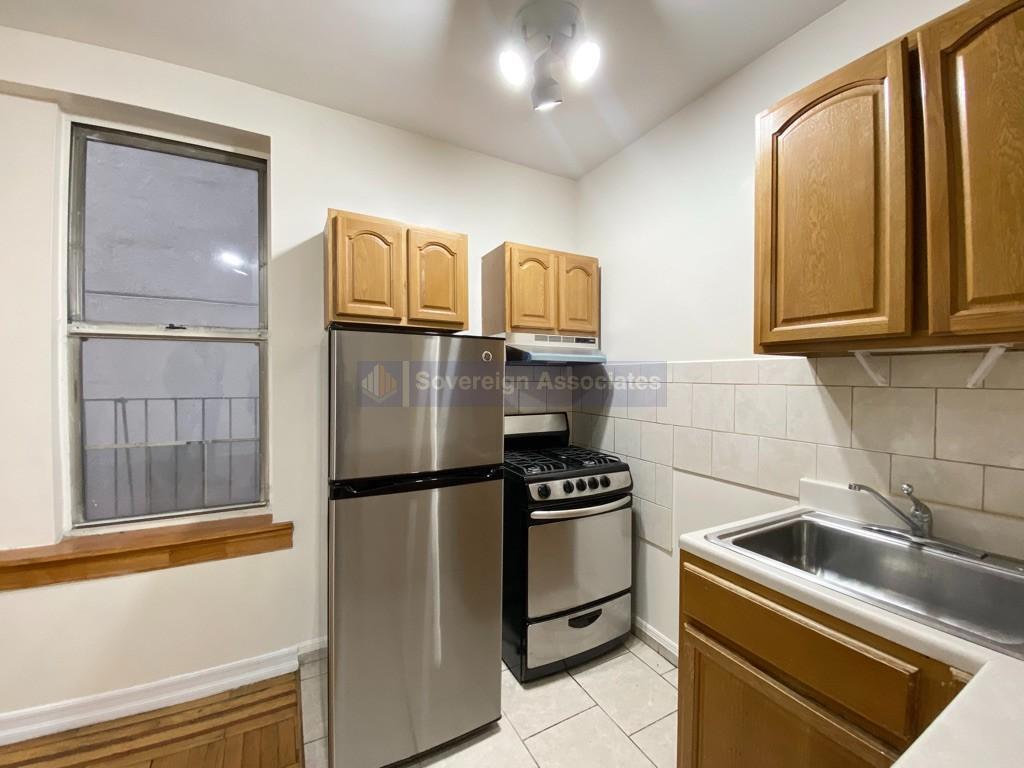 Building Photo - 707 W 171st St