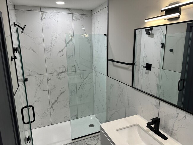 Building Photo - 3564 Ruth St