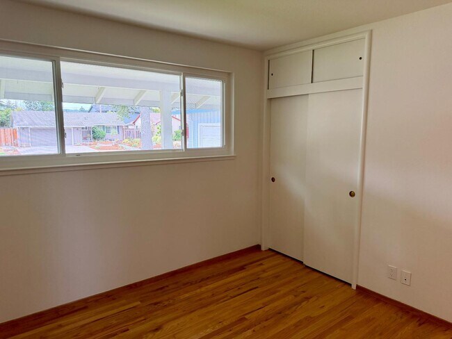 Building Photo - 975 Inverness Way