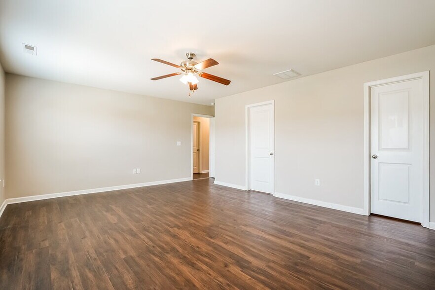 Building Photo - 21 Relict Dr