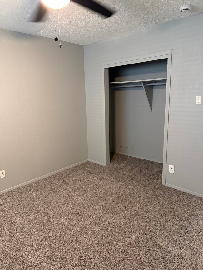 Building Photo - Pine Street Terrace