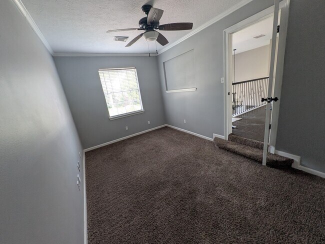 Building Photo - 10067 Lazy Meadows Dr