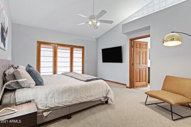 Building Photo - 5735 E Campo Bello Dr