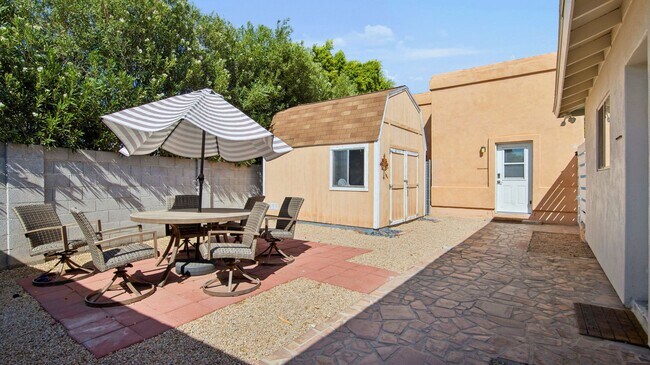 Building Photo - 2929 N 55th Pl