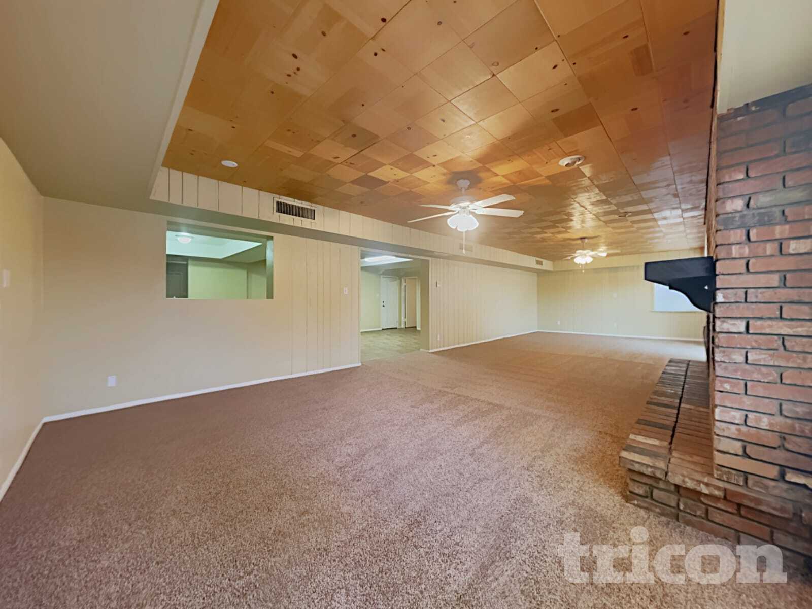 Building Photo - 6258 W Wolf St