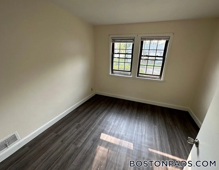 Building Photo - 15 Dudley St