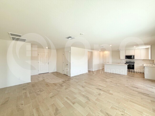 Building Photo - 1435 E Angie Dr