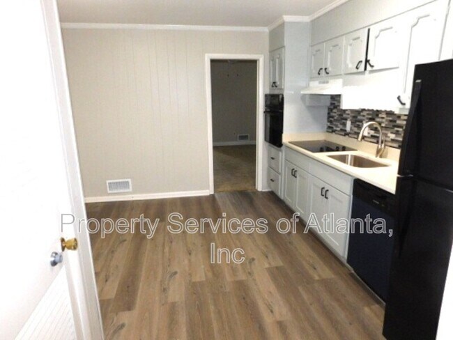 Building Photo - 4850 Lehigh Dr