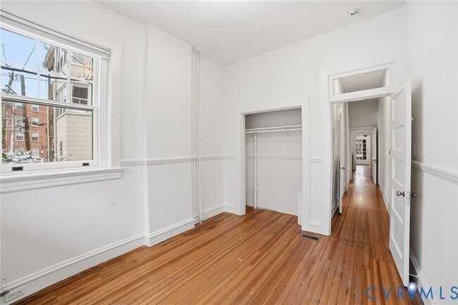 Building Photo - 2703 Kensington Ave