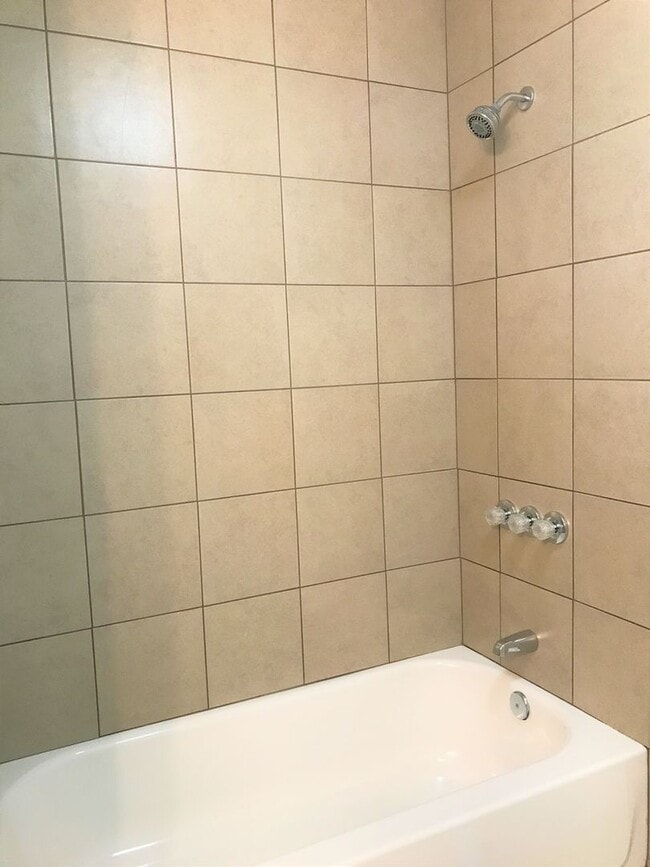 Building Photo - Adorable Rental located in South Hill