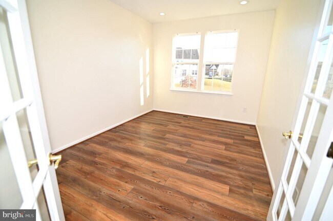 Building Photo - 7001 Chaptico Ct