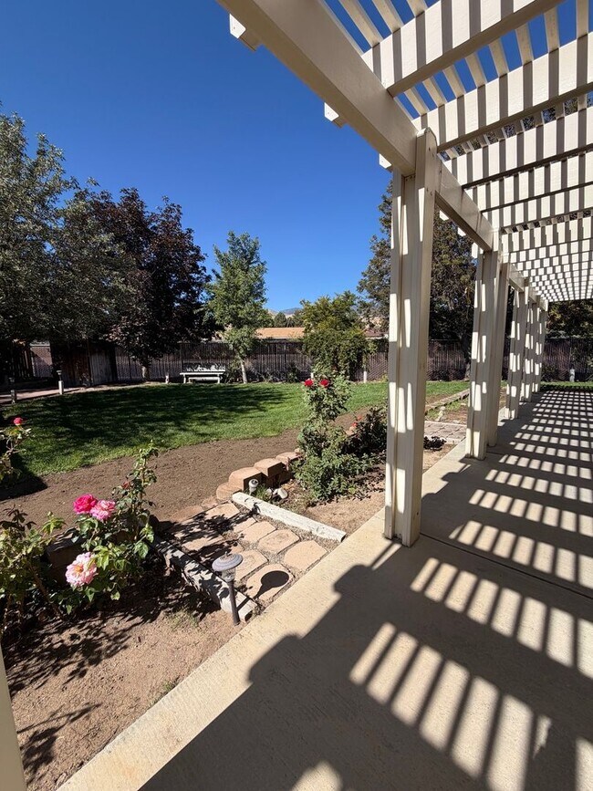 Building Photo - 2988 Pinebrook Dr