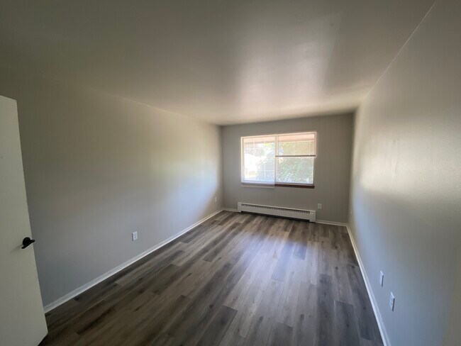 Building Photo - Oakwood Manor Apartments