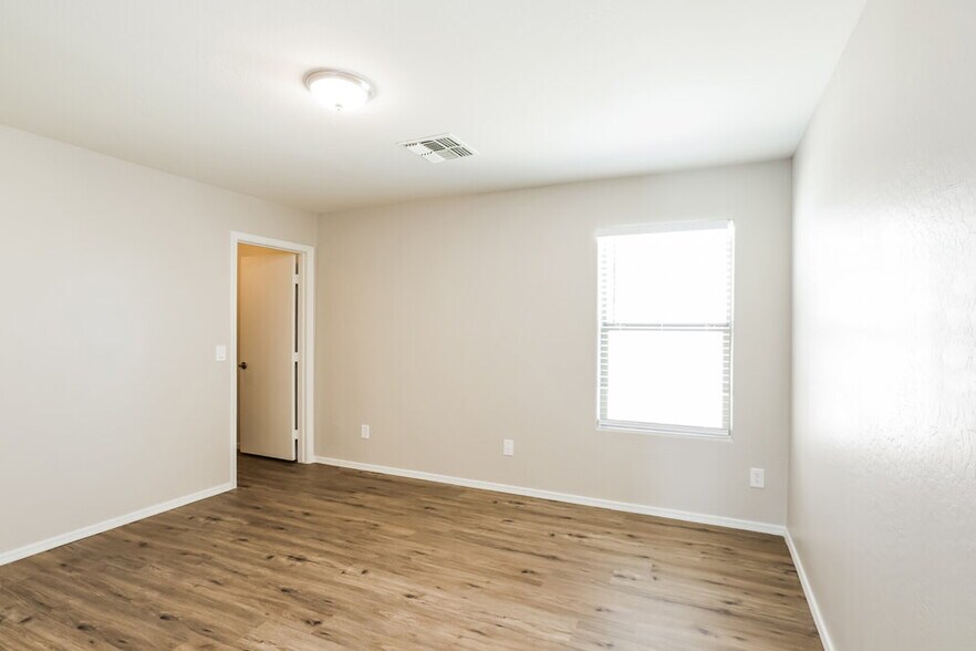 Building Photo - 6409 S 69th Glen