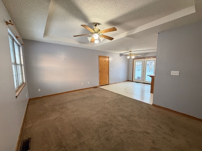 Building Photo - All electric ranch