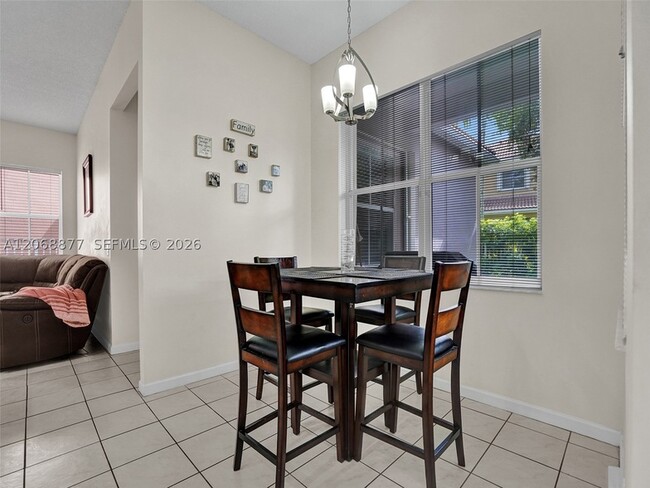 Building Photo - 938 Bluewood Terrace