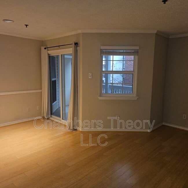 Building Photo - 1504 Lincoln Way