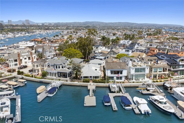 Building Photo - 112 S Bay Front