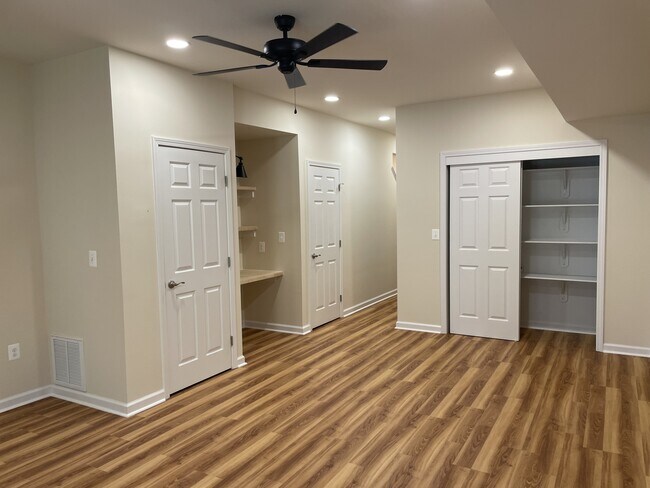 Building Photo - 1337 Wimbledon Way