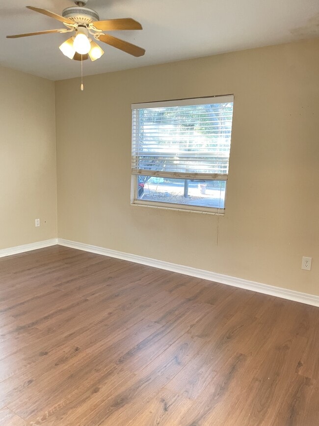 Building Photo - 2175 Goldenrod St